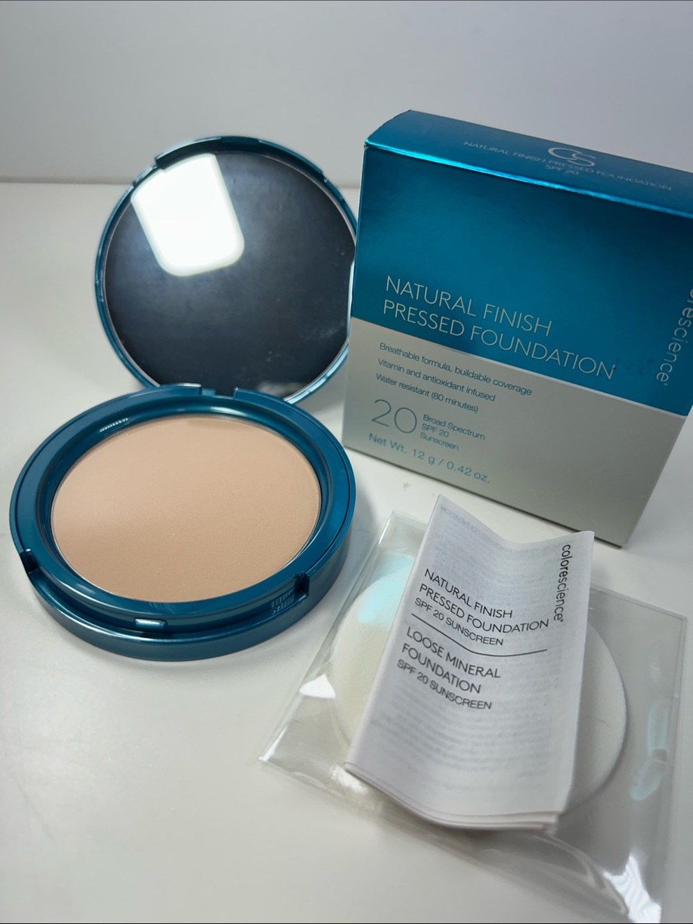 Colorscience Natural Finish Pressed Foundation - Light Ivory